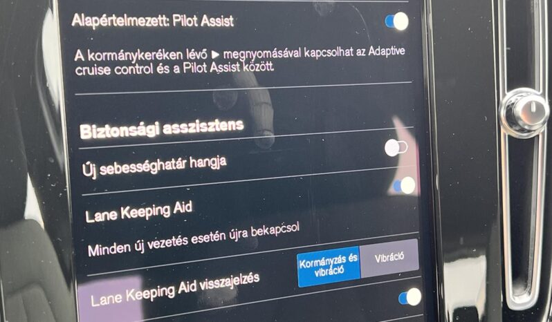 VOLVO XC40 2.0 [B3] MHEV Plus Dark DCT Magyarországi!!! Áfá-s!!! 17.900Km!!! full