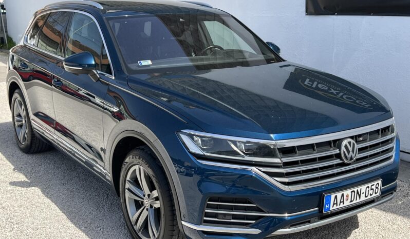 VOLKSWAGEN TOUAREG 3.0 V6 TDI Elegance Tiptronic ic Magyarországi!!! Vezetett szervízkönyv!!! Full-Full!!! full