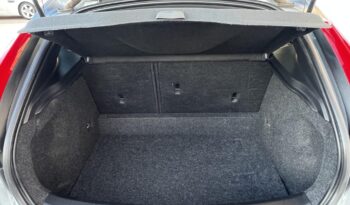 VOLVO V40 2.0 D [D3] R-Design Momentum Geartronic Vezetett szervízkönyv!!! Sérülésmentes!!! full