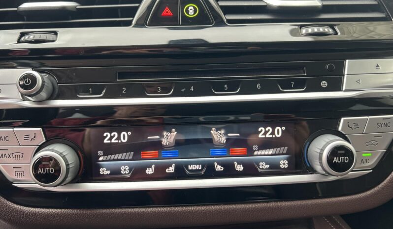 BMW 640i xDrive (Automata) Magyarországi Vezetett Szervizkönyv! LUXURY full