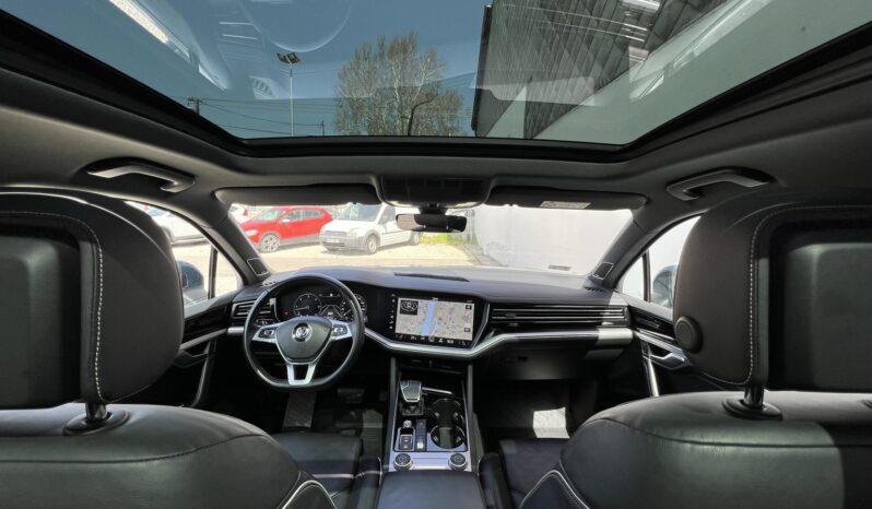 VOLKSWAGEN TOUAREG 3.0 V6 TDI Elegance Tiptronic ic Magyarországi!!! Vezetett szervízkönyv!!! Full-Full!!! full
