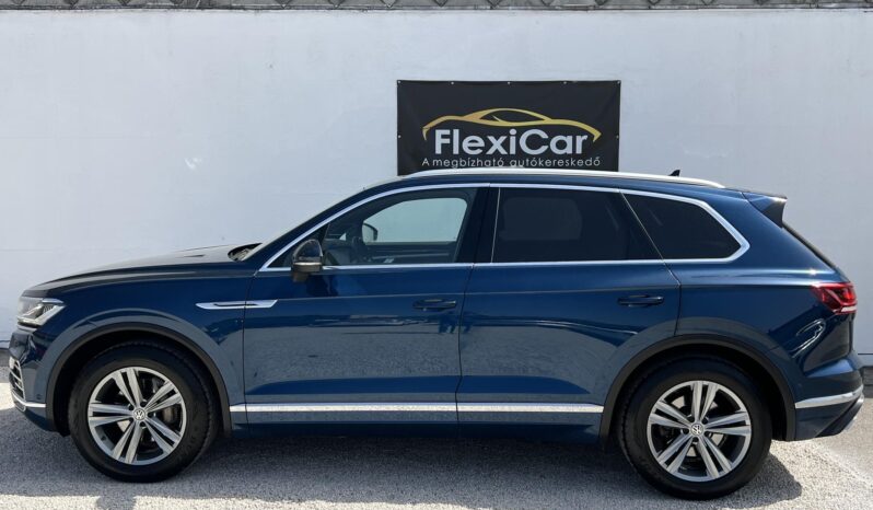 VOLKSWAGEN TOUAREG 3.0 V6 TDI Elegance Tiptronic ic Magyarországi!!! Vezetett szervízkönyv!!! Full-Full!!! full