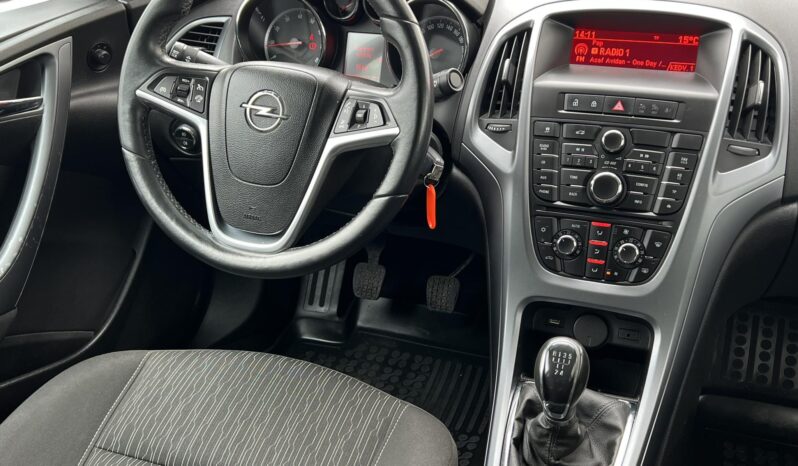 OPEL ASTRA J Sedan 1.6 Enjoy Magyarországi!!!! full