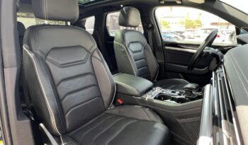 VOLKSWAGEN TOUAREG 3.0 V6 TDI Elegance Tiptronic ic Magyarországi!!! Vezetett szervízkönyv!!! Full-Full!!! full