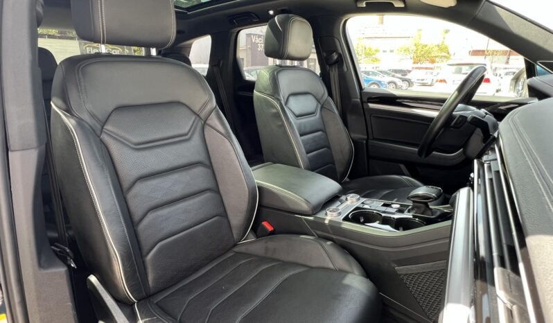 VOLKSWAGEN TOUAREG 3.0 V6 TDI Elegance Tiptronic ic Magyarországi!!! Vezetett szervízkönyv!!! Full-Full!!! full