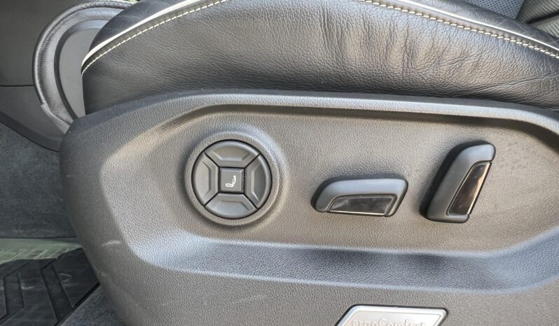 VOLKSWAGEN TOUAREG 3.0 V6 TDI Elegance Tiptronic ic Magyarországi!!! Vezetett szervízkönyv!!! Full-Full!!! full