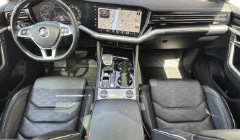 VOLKSWAGEN TOUAREG 3.0 V6 TDI Elegance Tiptronic ic Magyarországi!!! Vezetett szervízkönyv!!! Full-Full!!! full
