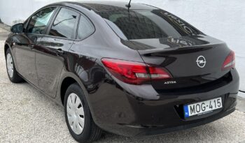 OPEL ASTRA J Sedan 1.6 Enjoy Magyarországi!!!! full