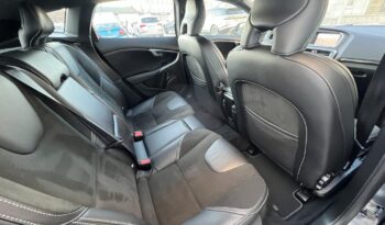 VOLVO V40 2.0 D [D3] R-Design Momentum Geartronic Vezetett szervízkönyv!!! Sérülésmentes!!! full