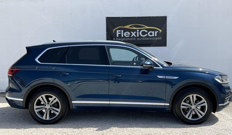 VOLKSWAGEN TOUAREG 3.0 V6 TDI Elegance Tiptronic ic Magyarországi!!! Vezetett szervízkönyv!!! Full-Full!!! full