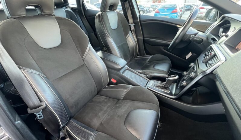 VOLVO V40 2.0 D [D3] R-Design Momentum Geartronic Vezetett szervízkönyv!!! Sérülésmentes!!! full