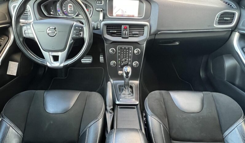 VOLVO V40 2.0 D [D3] R-Design Momentum Geartronic Vezetett szervízkönyv!!! Sérülésmentes!!! full