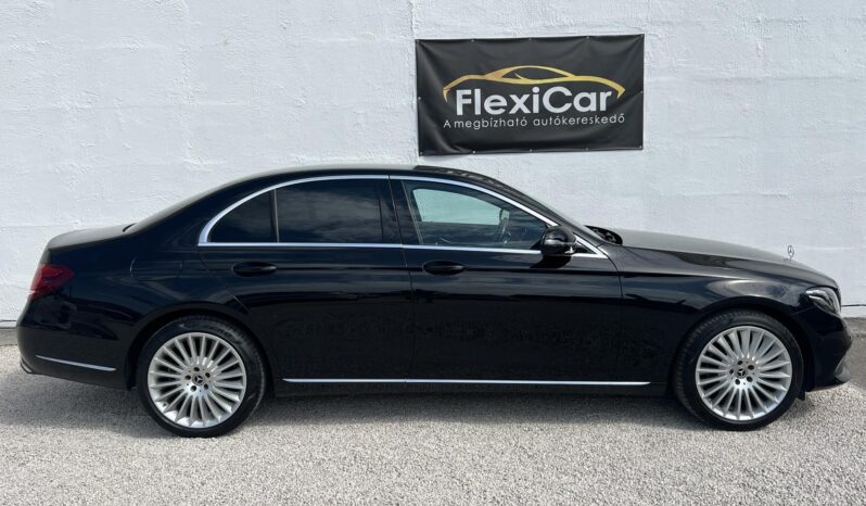 MERCEDES-BENZ E 220 d 9G-TRONIC Luxury! Vezetett szervizkönyv! full