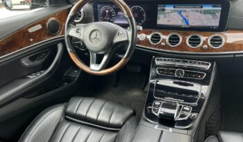 MERCEDES-BENZ E 220 d 9G-TRONIC Luxury! Vezetett szervizkönyv! full