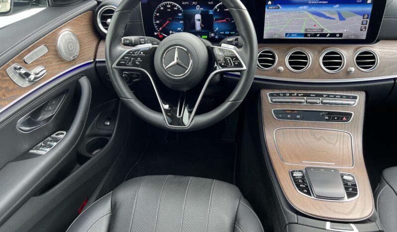 MERCEDES-BENZ E 220 d T 9G-TRONIC Mild hybrid drive Sérülésmentes! Gyári fényezés! Gyönyörű állapot! Vezetett szervizkönyv! full