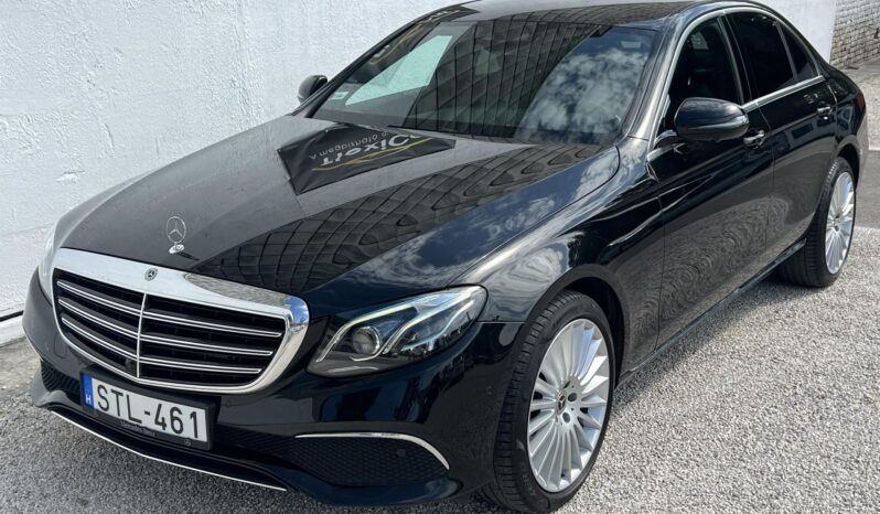 MERCEDES-BENZ E 220 d 9G-TRONIC Luxury! Vezetett szervizkönyv! full