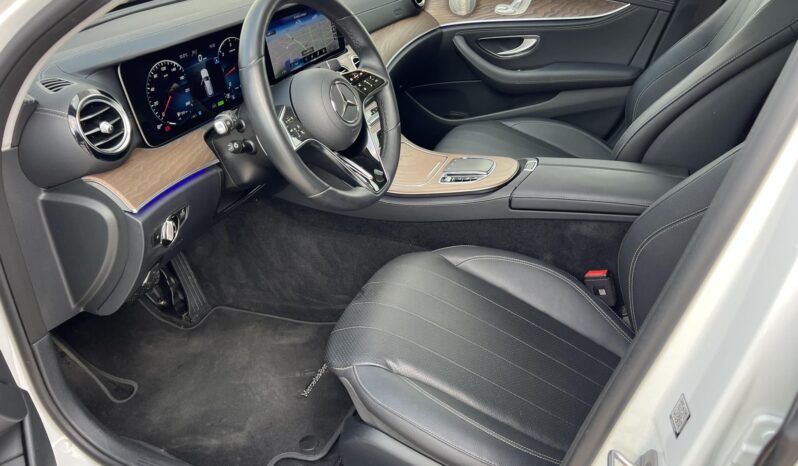 MERCEDES-BENZ E 220 d T 9G-TRONIC Mild hybrid drive Sérülésmentes! Gyári fényezés! Gyönyörű állapot! Vezetett szervizkönyv! full