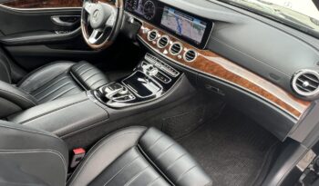 MERCEDES-BENZ E 220 d 9G-TRONIC Luxury! Vezetett szervizkönyv! full