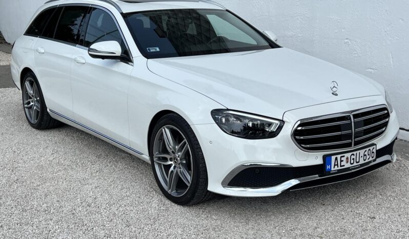 MERCEDES-BENZ E 220 d T 9G-TRONIC Mild hybrid drive Sérülésmentes! Gyári fényezés! Gyönyörű állapot! Vezetett szervizkönyv! full