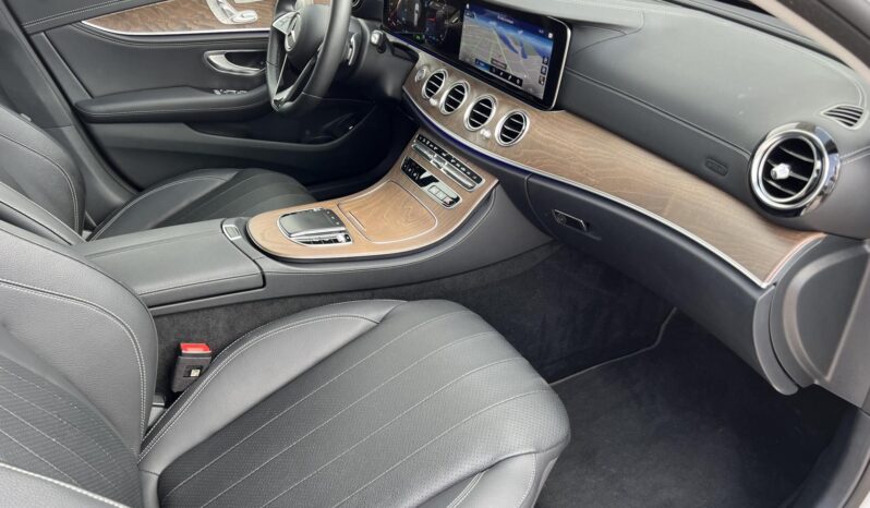 MERCEDES-BENZ E 220 d T 9G-TRONIC Mild hybrid drive Sérülésmentes! Gyári fényezés! Gyönyörű állapot! Vezetett szervizkönyv! full