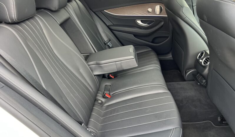 MERCEDES-BENZ E 220 d T 9G-TRONIC Mild hybrid drive Sérülésmentes! Gyári fényezés! Gyönyörű állapot! Vezetett szervizkönyv! full
