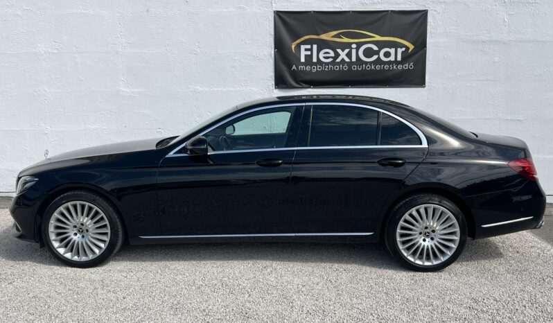 MERCEDES-BENZ E 220 d 9G-TRONIC Luxury! Vezetett szervizkönyv! full