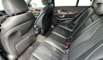 MERCEDES-BENZ E 220 d 9G-TRONIC Luxury! Vezetett szervizkönyv! full