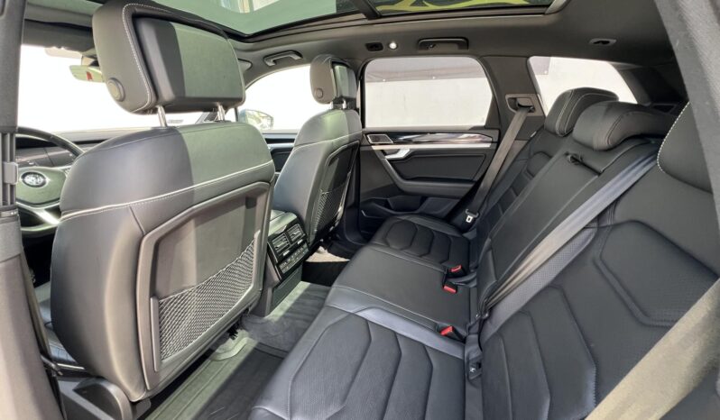 VOLKSWAGEN TOUAREG 3.0 V6 TDI Elegance Tiptronic ic Magyarországi!!! Vezetett szervízkönyv!!! Full-Full!!! full
