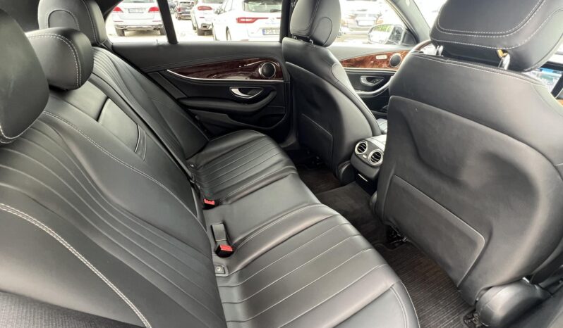 MERCEDES-BENZ E 220 d 9G-TRONIC Luxury! Vezetett szervizkönyv! full