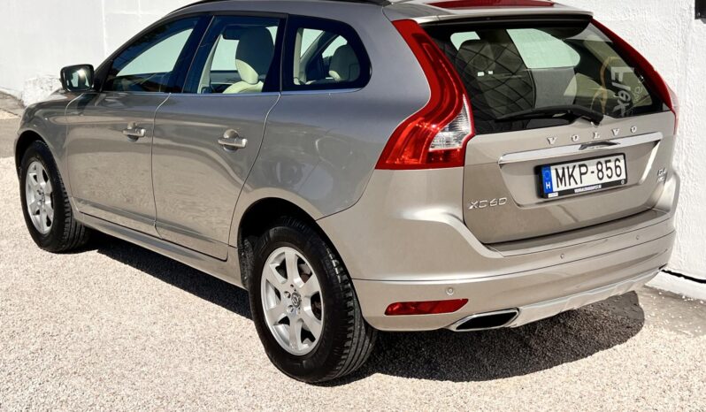 VOLVO XC60 2.4 D [D4] Momentum Geartronic AWD! Vez.sz.könyv NAGYSZERVIZ UTÁN!!! full