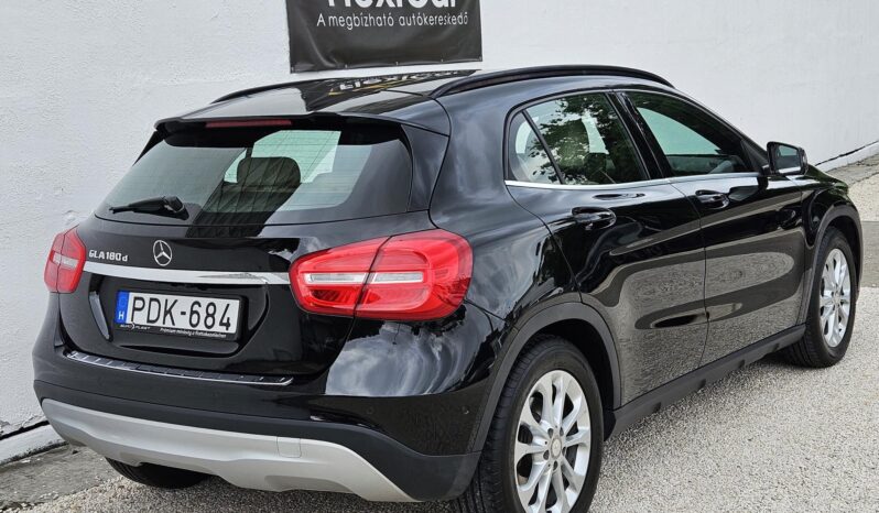 MERCEDES-BENZ GLA-OSZTÁLY GLA 180 CDI d Style 7G-DCT MAGYARORSZÁGI – 88.000 KM – ÚJSZERŰ ÁLLAPOTBAN!! full