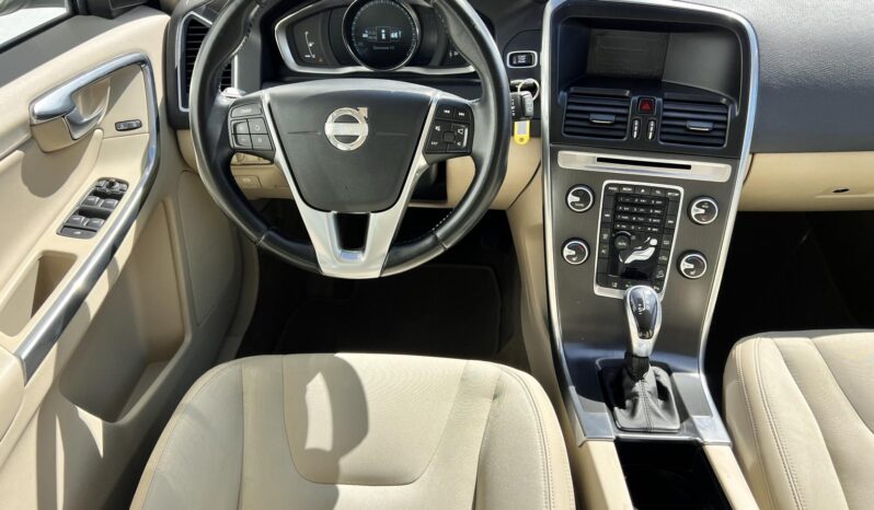 VOLVO XC60 2.4 D [D4] Momentum Geartronic AWD! Vez.sz.könyv NAGYSZERVIZ UTÁN!!! full