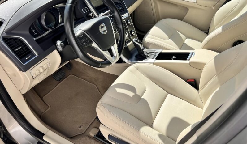 VOLVO XC60 2.4 D [D4] Momentum Geartronic AWD! Vez.sz.könyv NAGYSZERVIZ UTÁN!!! full