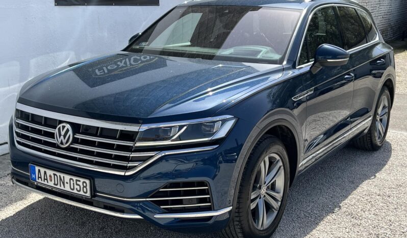 VOLKSWAGEN TOUAREG 3.0 V6 TDI Elegance Tiptronic ic Magyarországi!!! Vezetett szervízkönyv!!! Full-Full!!! full