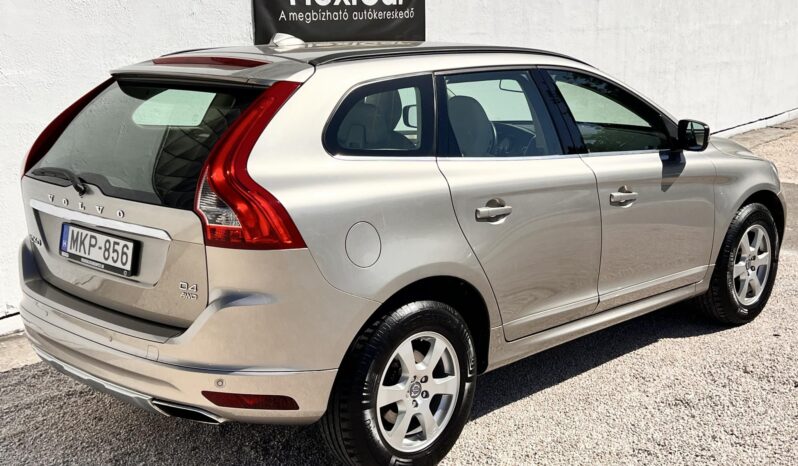 VOLVO XC60 2.4 D [D4] Momentum Geartronic AWD! Vez.sz.könyv NAGYSZERVIZ UTÁN!!! full