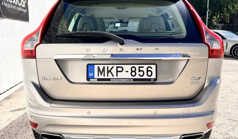 VOLVO XC60 2.4 D [D4] Momentum Geartronic AWD! Vez.sz.könyv NAGYSZERVIZ UTÁN!!! full