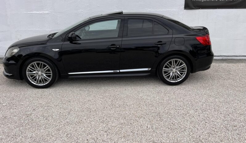 SUZUKI KIZASHI 2.4 SDLX CVT 4WD Magyarországi!!! Vezetett szervizkönyv!!! full