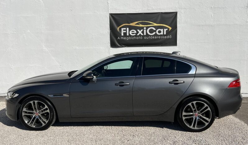 JAGUAR XE 2.0 l4D Prestige (Automata) Magyarországi. gyönyörű állapot. végig vezetett szervizkönyv! full