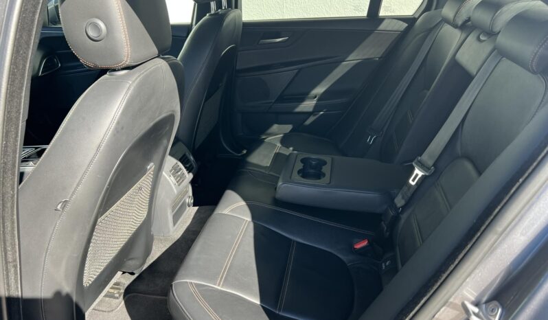 JAGUAR XE 2.0 l4D Prestige (Automata) Magyarországi. gyönyörű állapot. végig vezetett szervizkönyv! full