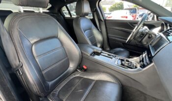 JAGUAR XE 2.0 l4D Prestige (Automata) Magyarországi. gyönyörű állapot. végig vezetett szervizkönyv! full