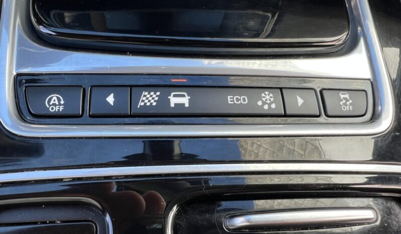 JAGUAR XE 2.0 l4D Prestige (Automata) Magyarországi. gyönyörű állapot. végig vezetett szervizkönyv! full