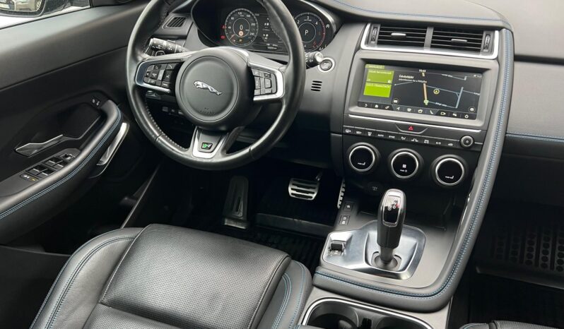 JAGUAR E-PACE D150 SE (Automata) Magyarországi!!! Sérülésmentes!!! Vezetett szervizkönyv!!! full