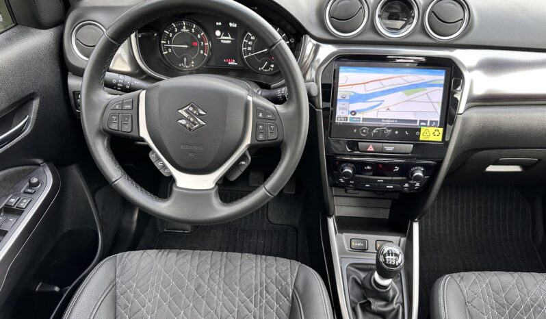 SUZUKI VITARA 1.4 Hybrid GLX Panorama MAGYAR – 9.000 KM – 3 + 7 ÉV GYÁRI GARANCIÁVAL!! full