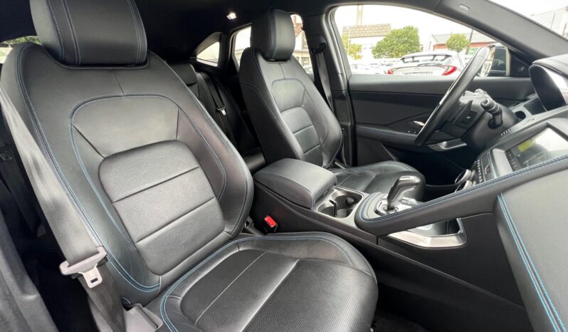 JAGUAR E-PACE D150 SE (Automata) Magyarországi!!! Sérülésmentes!!! Vezetett szervizkönyv!!! full