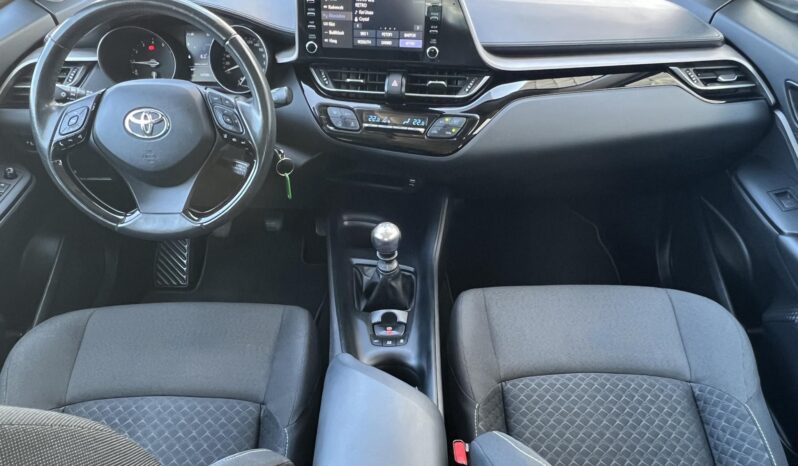 TOYOTA C-HR 1.2T Comfort Magyarországi. sérülésmentes. végig vezetett szervizkönyv! full