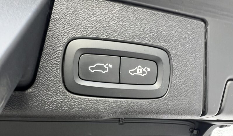 VOLVO XC60 2.0 [T6] Plus Dark AWD Geartronic Magyarországi! Vez.sz.könyv! ÚJSZERŰ! LÉGRUGÓ! VONÓHOROG! PANORÁMATETŐ full