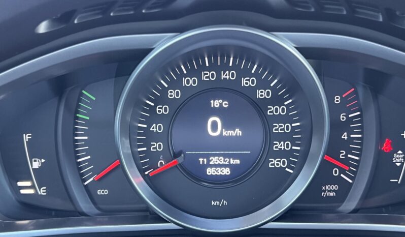VOLVO V40 2.0 [T3] Momentum Magyarországi 65.000km! GYÖNYÖRŰ!!! full