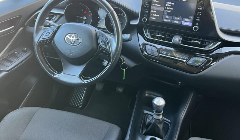 TOYOTA C-HR 1.2T Comfort Magyarországi. sérülésmentes. végig vezetett szervizkönyv! full