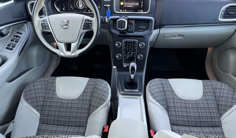 VOLVO V40 2.0 [T3] Momentum Magyarországi 65.000km! GYÖNYÖRŰ!!! full