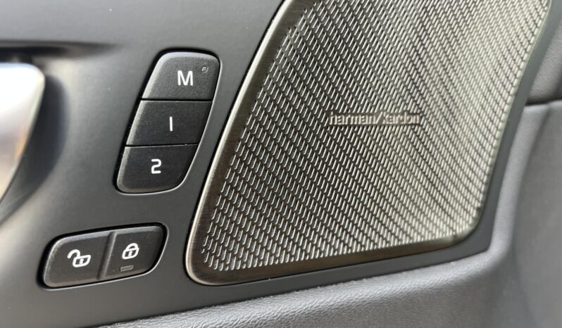 VOLVO XC60 2.0 [T6] Plus Dark AWD Geartronic Magyarországi! Vez.sz.könyv! ÚJSZERŰ! LÉGRUGÓ! VONÓHOROG! PANORÁMATETŐ full